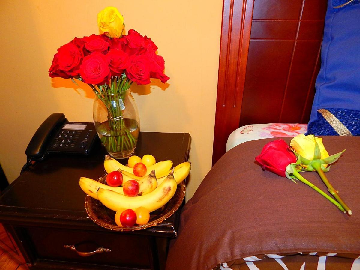 Olympus Plaza Hotel Quito Buitenkant foto