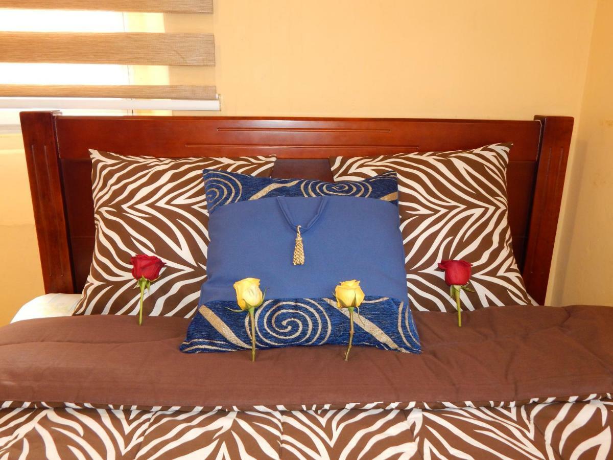 Olympus Plaza Hotel Quito Buitenkant foto